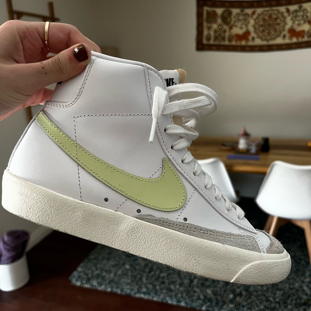 Nike Blazer Mid ‘77 Vintage (white/barely volt)
